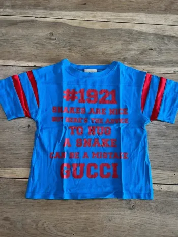 T-shirt bleu et rouge Gucci