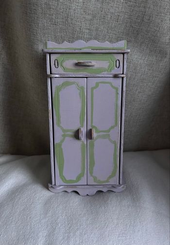 🪆 Charmante Armoire de Poupée Miniature - Style Vintage