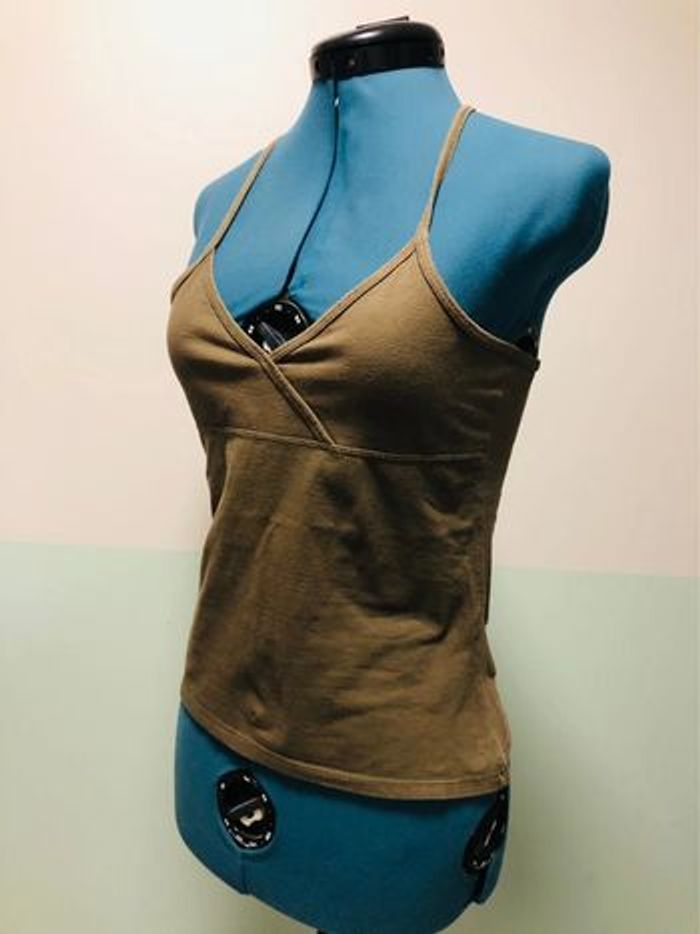 Débardeur kaki dos nu top haut attache dans le cou - photo numéro 7