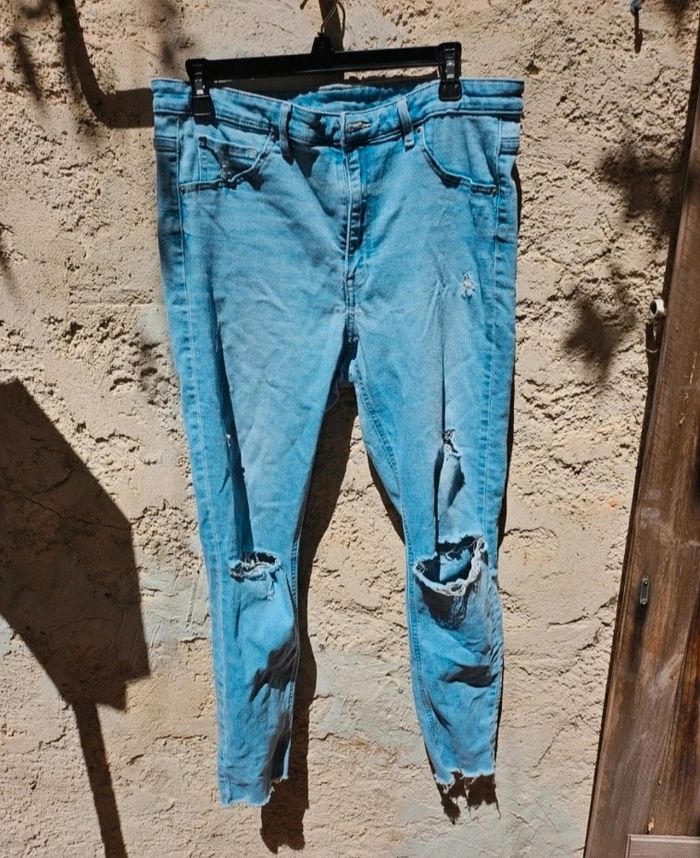 Jean skinny bleu troué
