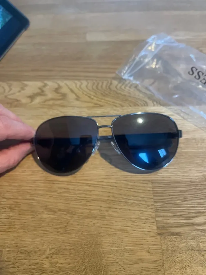 Lunettes de soleil homme Guess