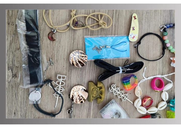 Gros lot de bijoux et autres accessoires - photo numéro 14