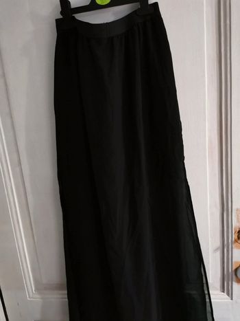 Jupe fendue sur les côté