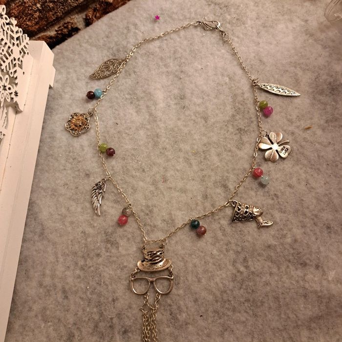 Collier avec breloques et perles multicolore - photo numéro 12