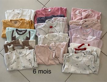 Pyjamas taille 6 mois