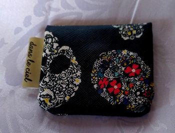 Petit porte monnaie cranes et fleurs