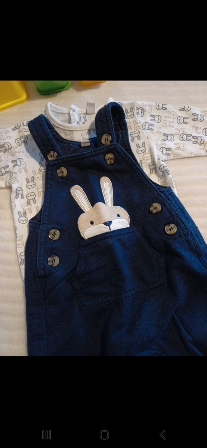 Ensemble bébé taille 1 mois - photo numéro 2