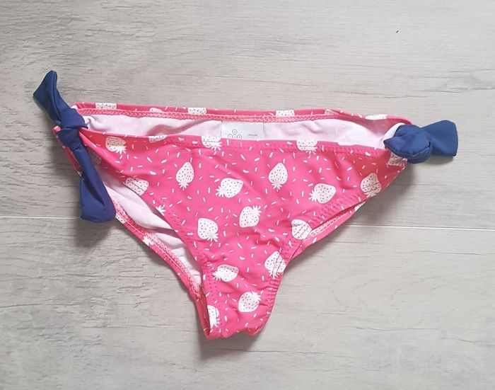 Maillot/slip de bain fille 8 ans