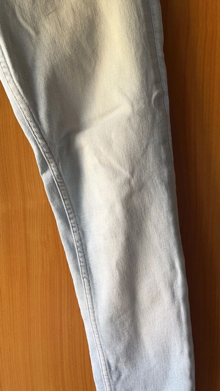 Jean délavé Bershka taille 38 - photo numéro 2