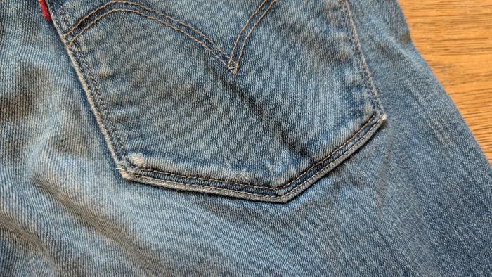 Jean Levi's  312 shaping slim W28 L34 taille mi haute - photo numéro 8