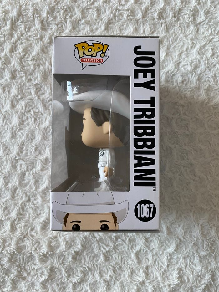 Funko Pop Joey Tribbiani – Friends #1067💬 “How you doin’?” - photo numéro 2