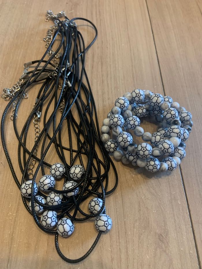 Lot de foot collier et bracelet