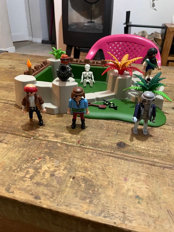 Lots playmobils pirate avec île et accessoires - photo numéro 3