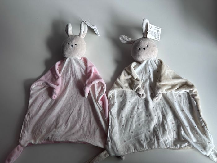 Lot de 2 doudous tout doux NEUFS