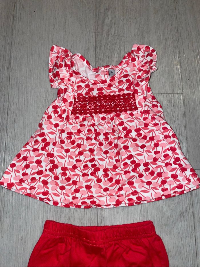 Ensemble bébé Robe cerise rouge Okaïdi, 3 mois - Comme neuf ! - photo numéro 2