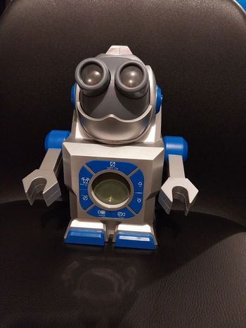 Réveil robot avec projection