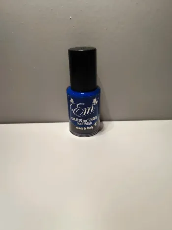 Vernis à ongles bleu marine - EM Cosmetics