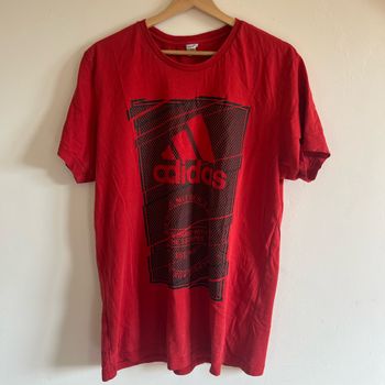 TEE shirt adidas