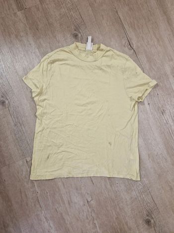 T-shirt jaune pâle