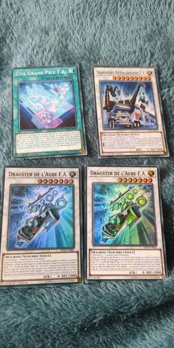 Lot 4 cartes Yu-Gi-Oh