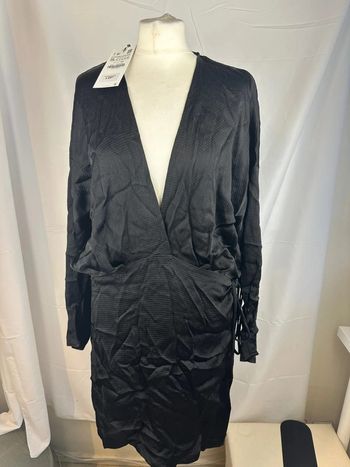 Robe portefeuille noire neuve - Zara