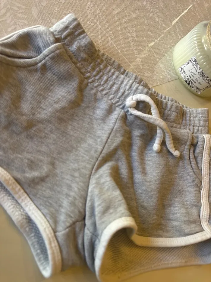 Short 6 ans gris - photo numéro 2