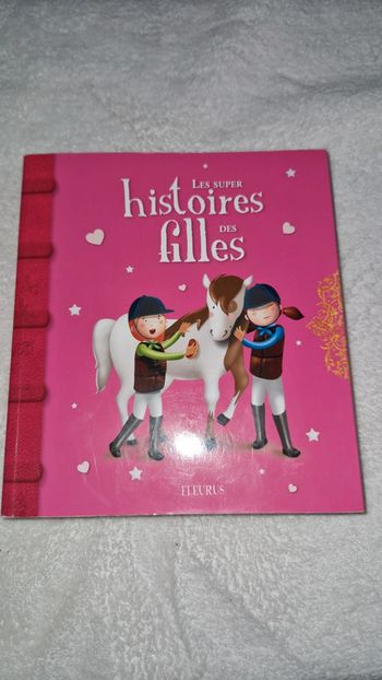 Livre " les supers histoires des filles