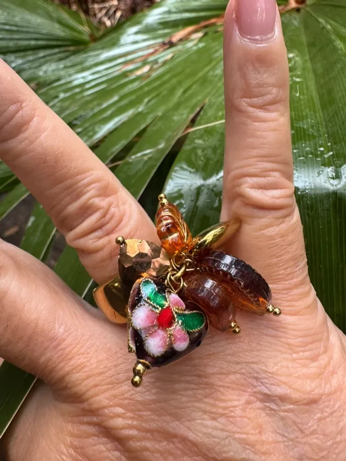 Grosse bague multi cœurs perles , pierres acier inoxydable or porcelaine habaha Paris