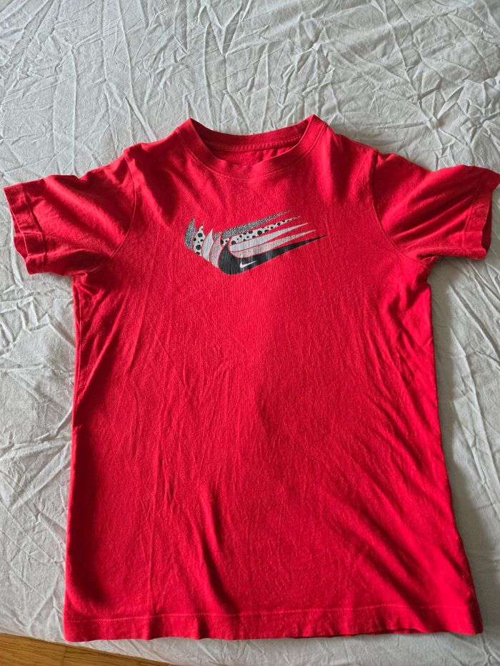 T-shirt Nike rouge garçon