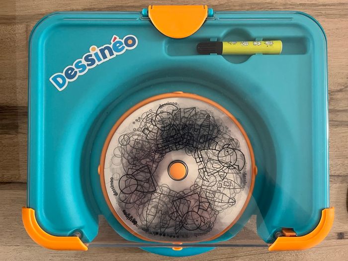 Dessineo