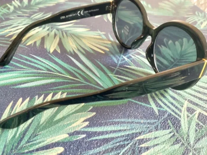 Lunettes de soleil femme neuves - photo numéro 4