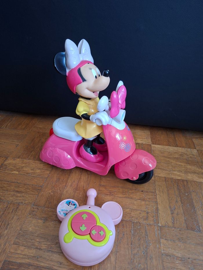 Minnie scooter télécommandée - photo numéro 2