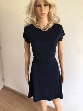 Robe bleue marine neuve à manches courtes avec dentelle Morgan taille M (valeur 59€)