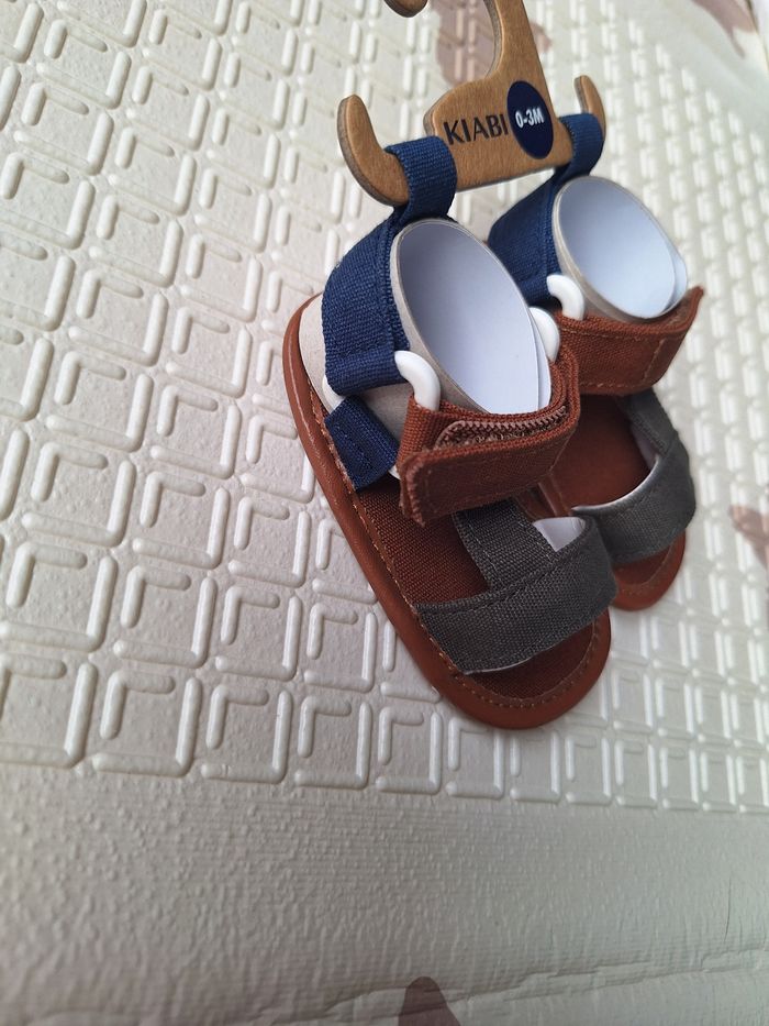 Sandales bébé 0-3 mois neuves - photo numéro 5