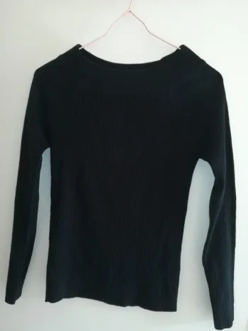 Petit pull noir Blancheporte, taille S, très bon état.