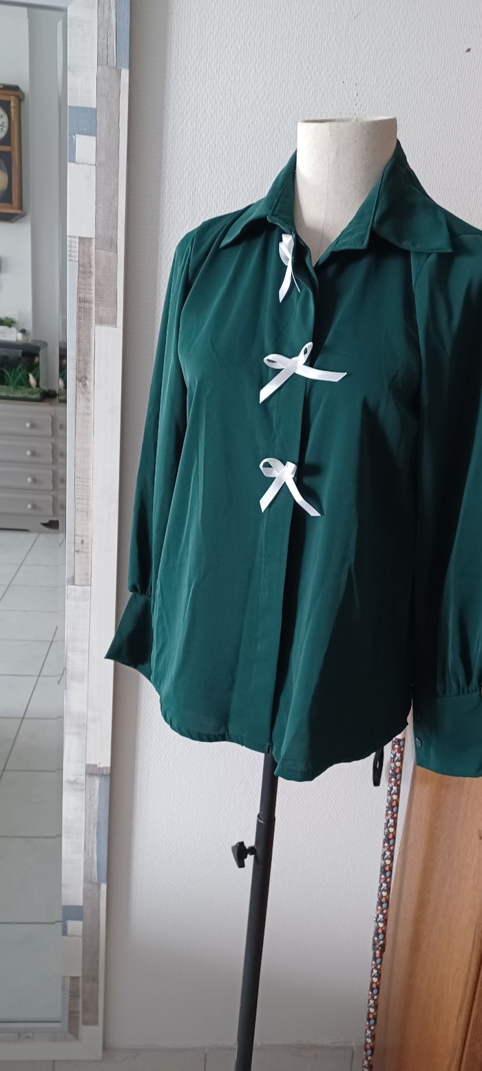 Très jolie chemise manches longues femme T U