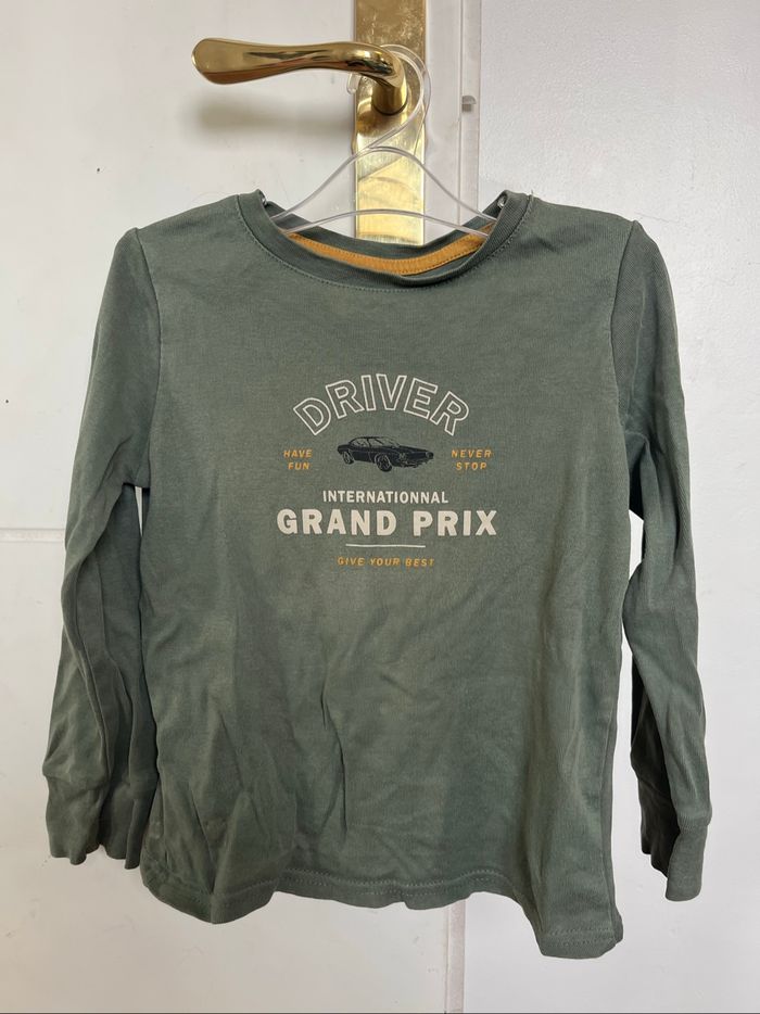 Tee-shirt Kiabi vert kaki voiture