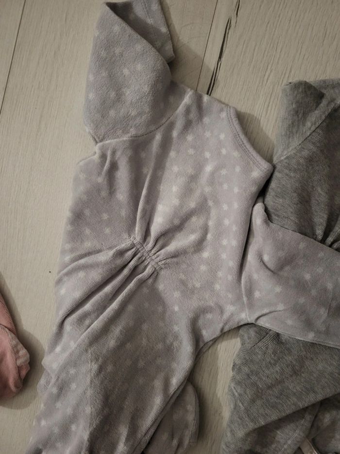 Lot de 3 pyjamas velours fille noukies 3mois - photo numéro 5
