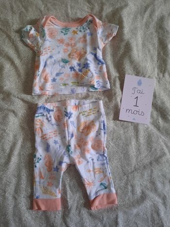 Ensemble fille 1 mois