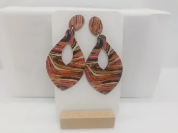 Paire de boucles d'oreille forme goutte motifs aztèques
