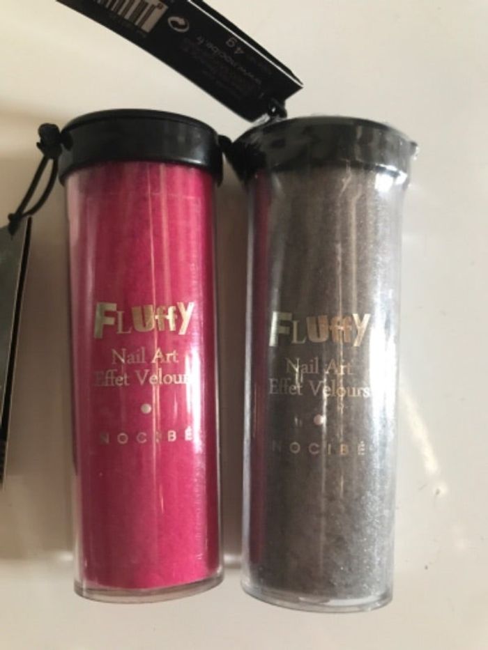 Effet velours pour manucure