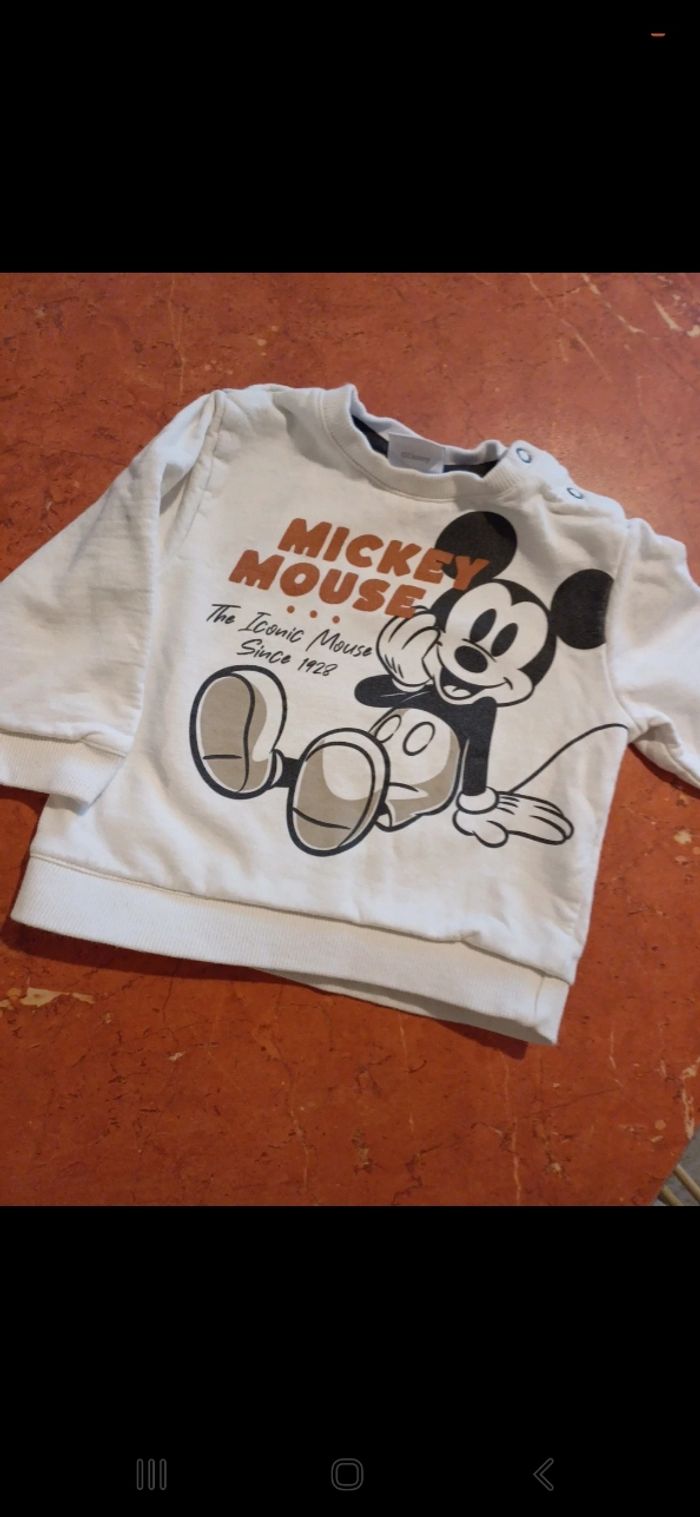 Sweat bébé taille 12 mois