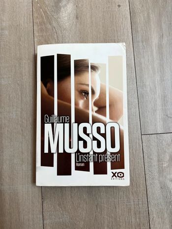 Livre L’instant Présent MUSSO