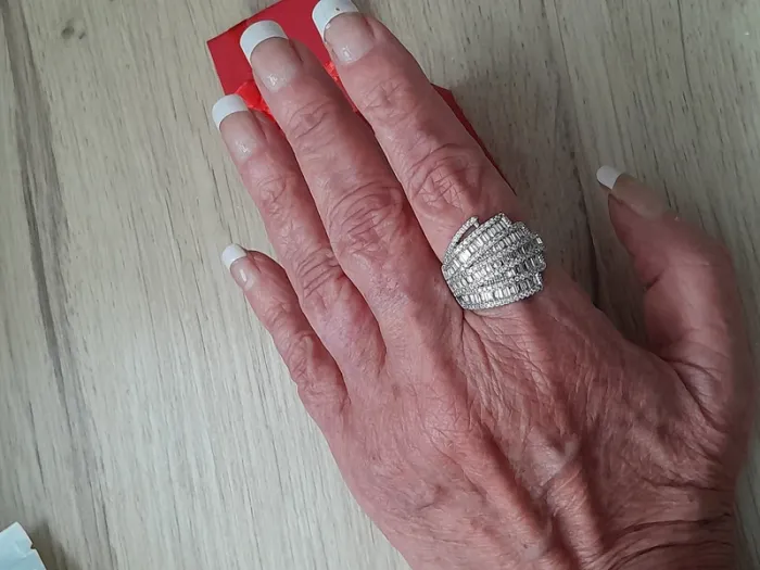 Large bague avec strass en cristal, n°2 couleur argentée, taille 60 - photo numéro 6