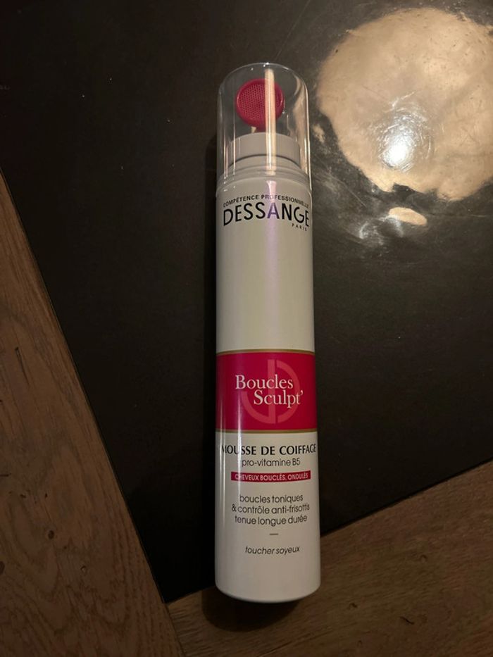 Mousse de coiffage Dessange pour boucle
