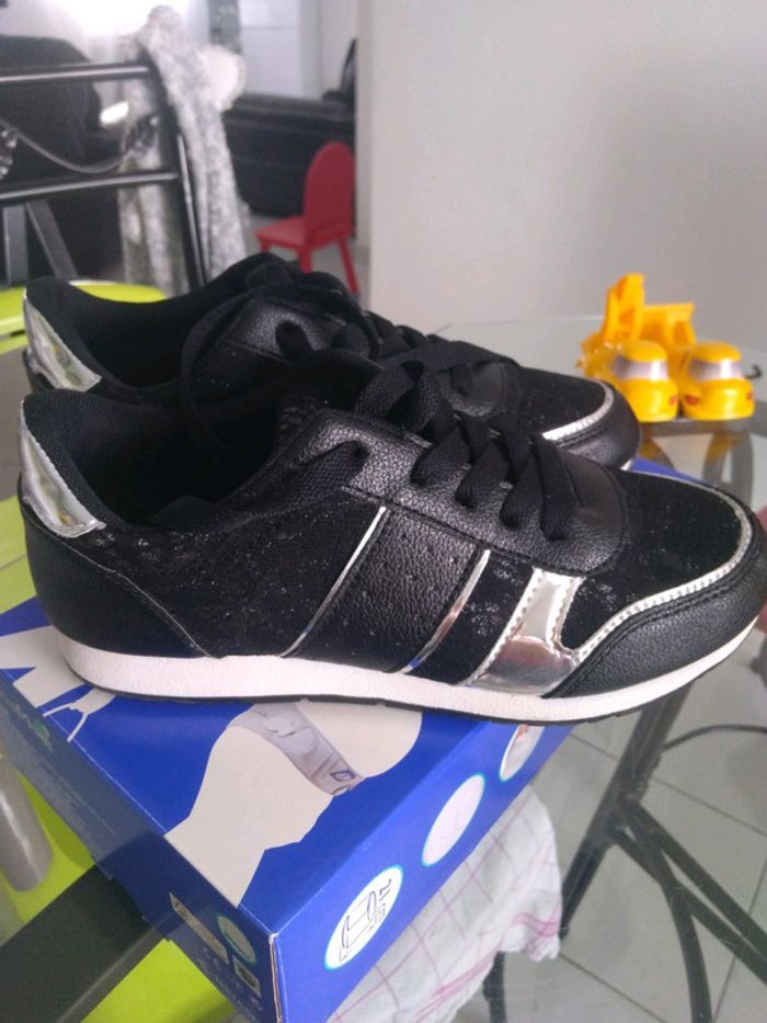 Baskets taille 37 - photo numéro 4