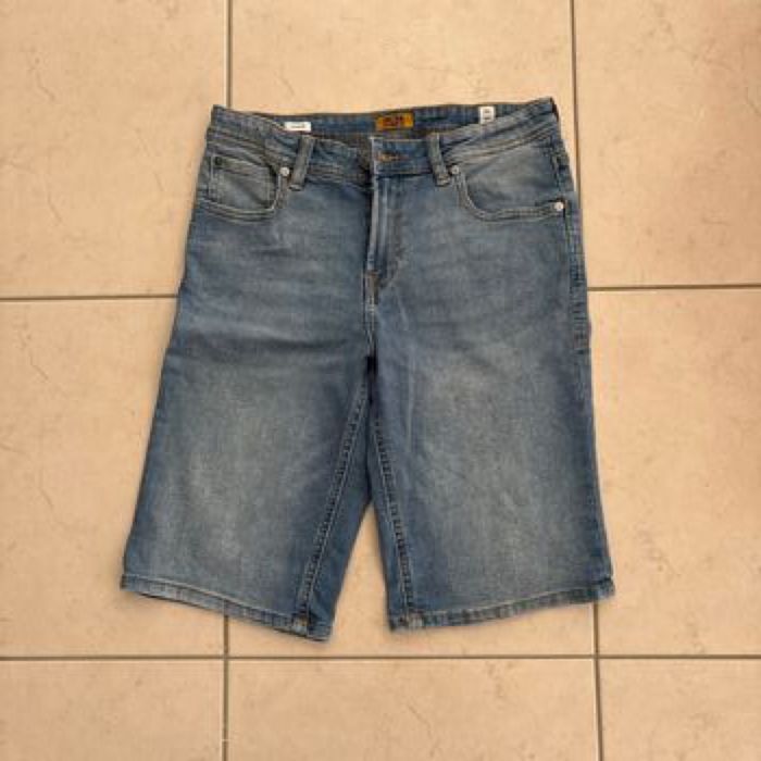 Bermuda jean Jack & jones 14 ans