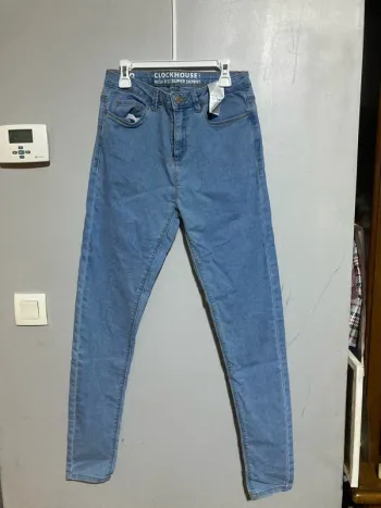 Jean super skinny bleu clair Clockhouse (C&A)Taille 38