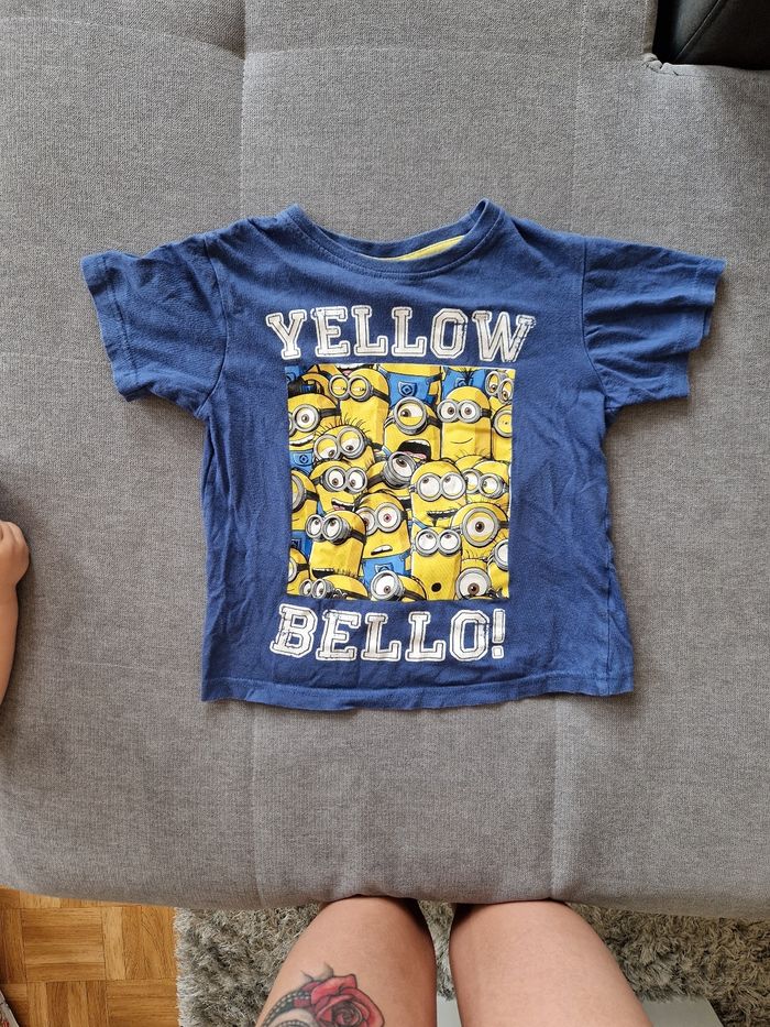 T-shirt minions taille 104/110