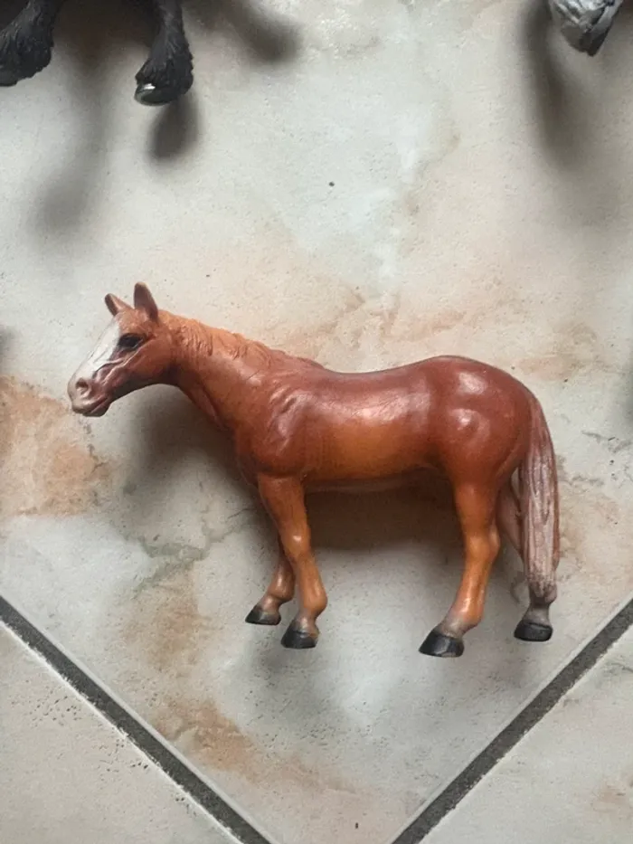 Lot 5 Figurines chevaux Schleich - photo numéro 5